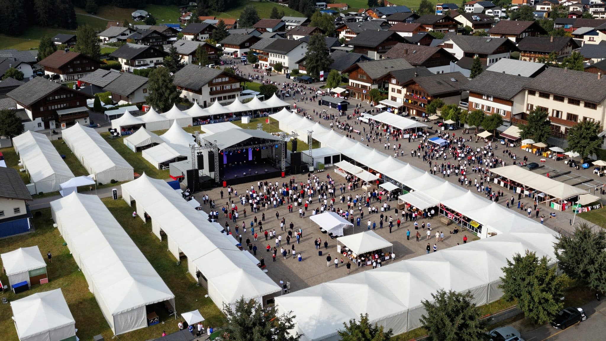 Woodstock der Blasmusik: Tausende Musiker spielen zusammen