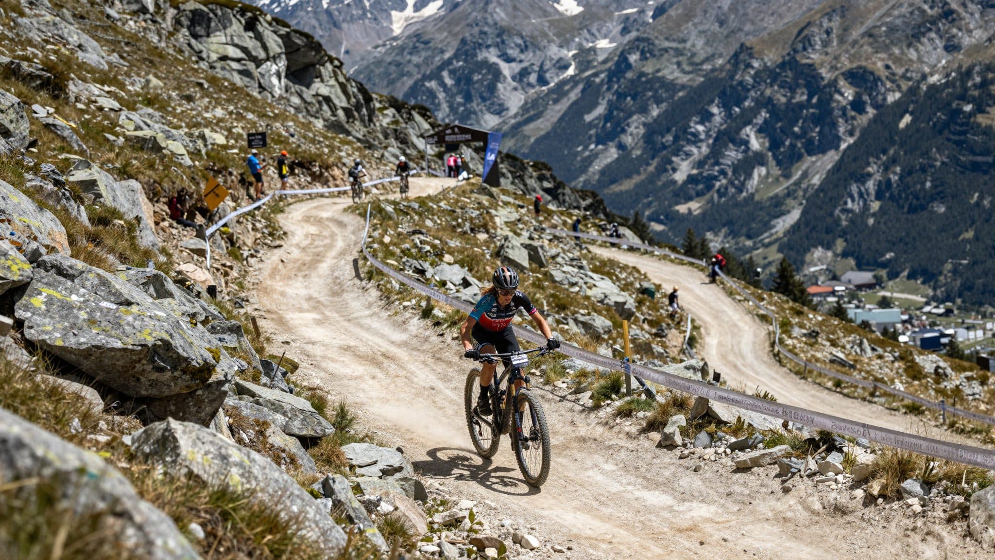 Tiroler Mountainbikerin Stigger fährt in Andorra auf Rang fünf