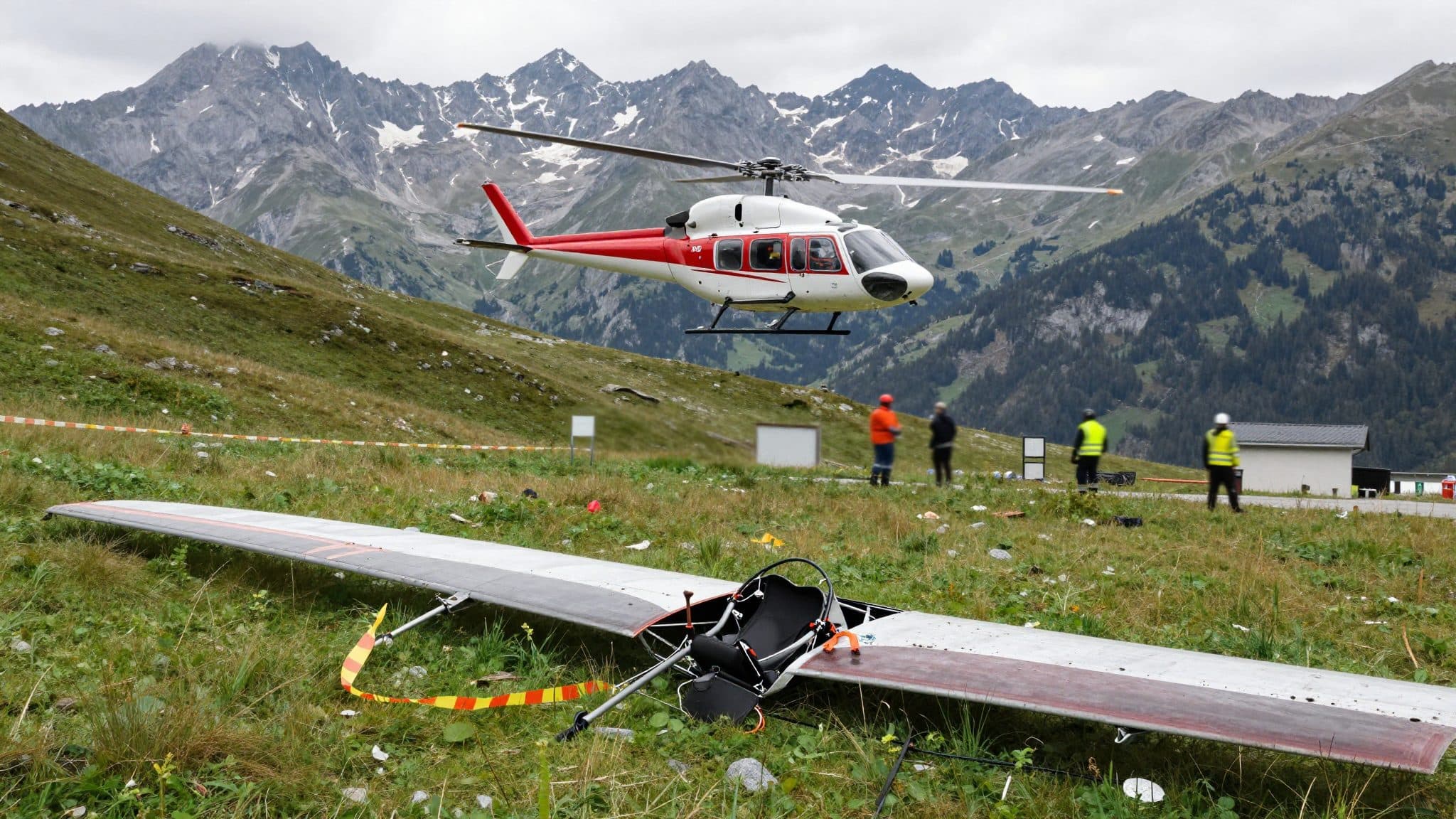 Pilot stürzt mit Hängegleiter ab – Rettungskräfte helfen schnell