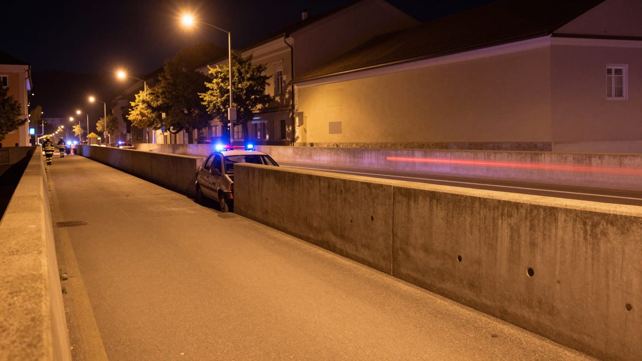 Drogenlenker lässt Freundin nach Crash in Villach zurück