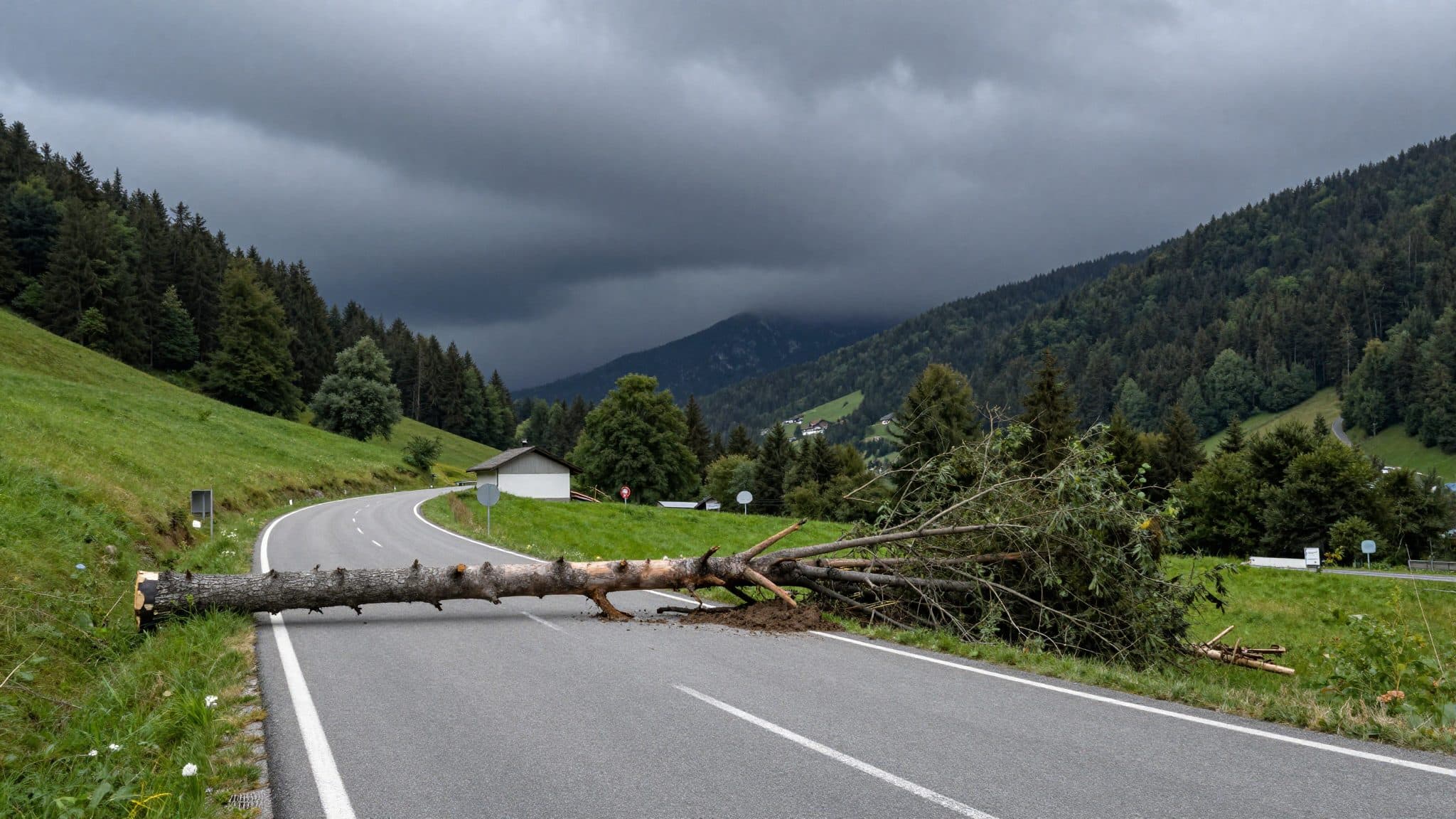 Sturm in Kärnten: Feuerwehren rücken aus