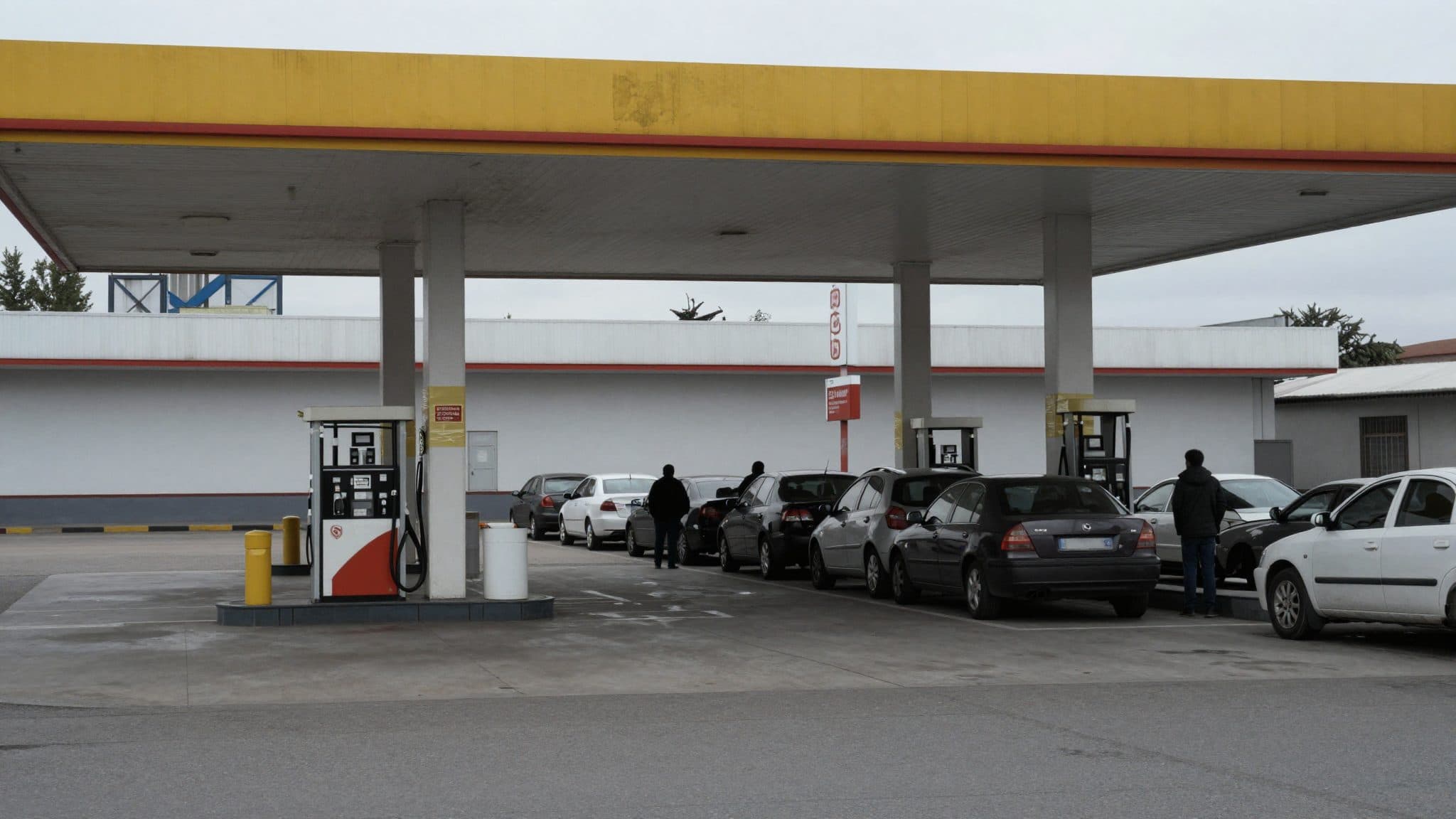 Warum stehen in Russland gerade so viele Autos an der Tankstelle?