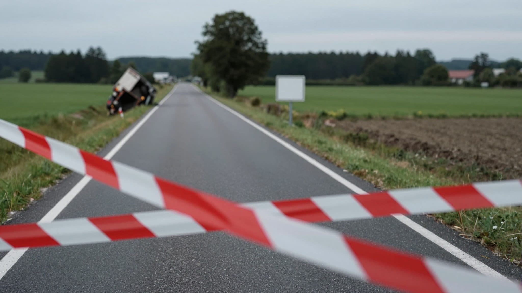 Schwerer Unfall in der Steiermark: Frau stirbt nach Crash mit Lkw