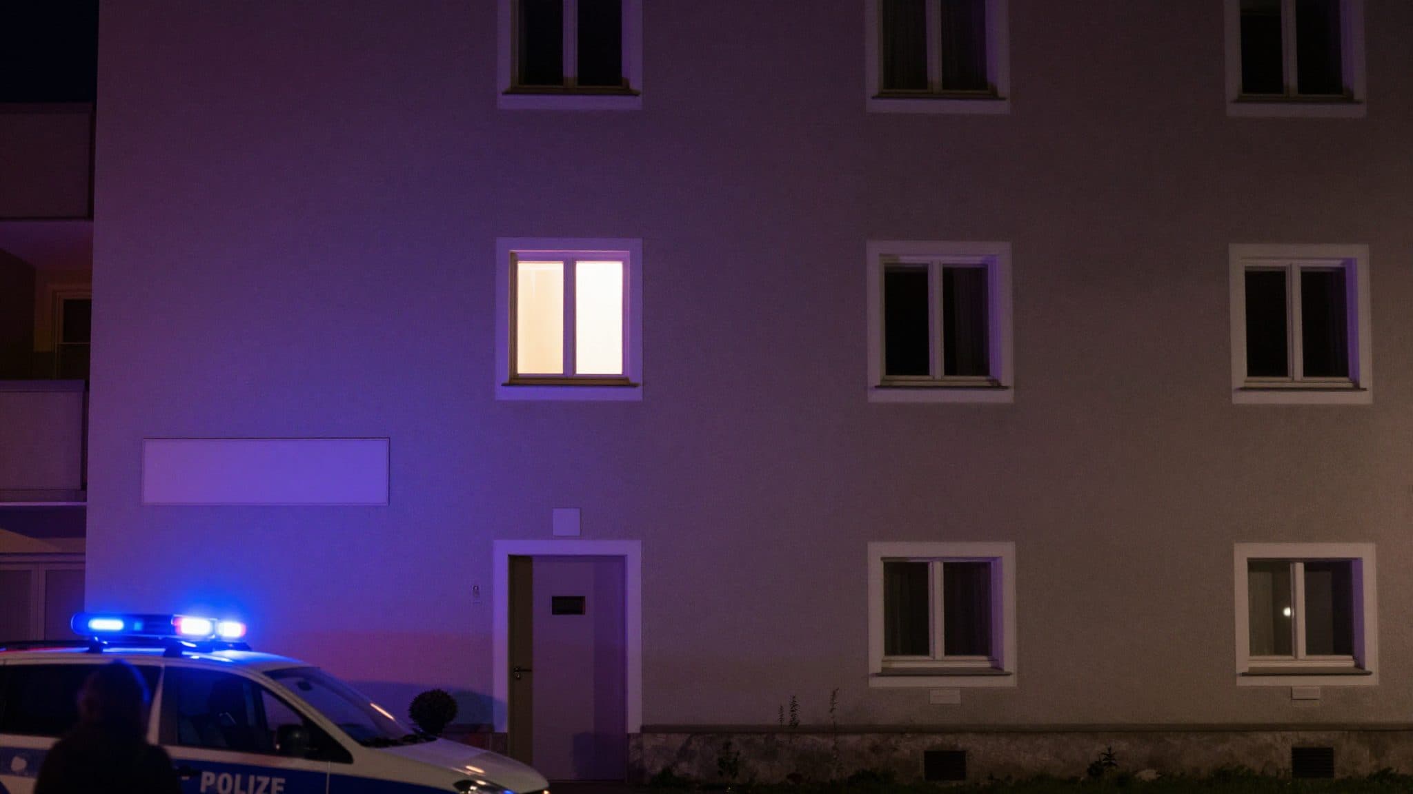 Mann in Salzburg festgenommen: Frau soll eingesperrt und verletzt worden sein