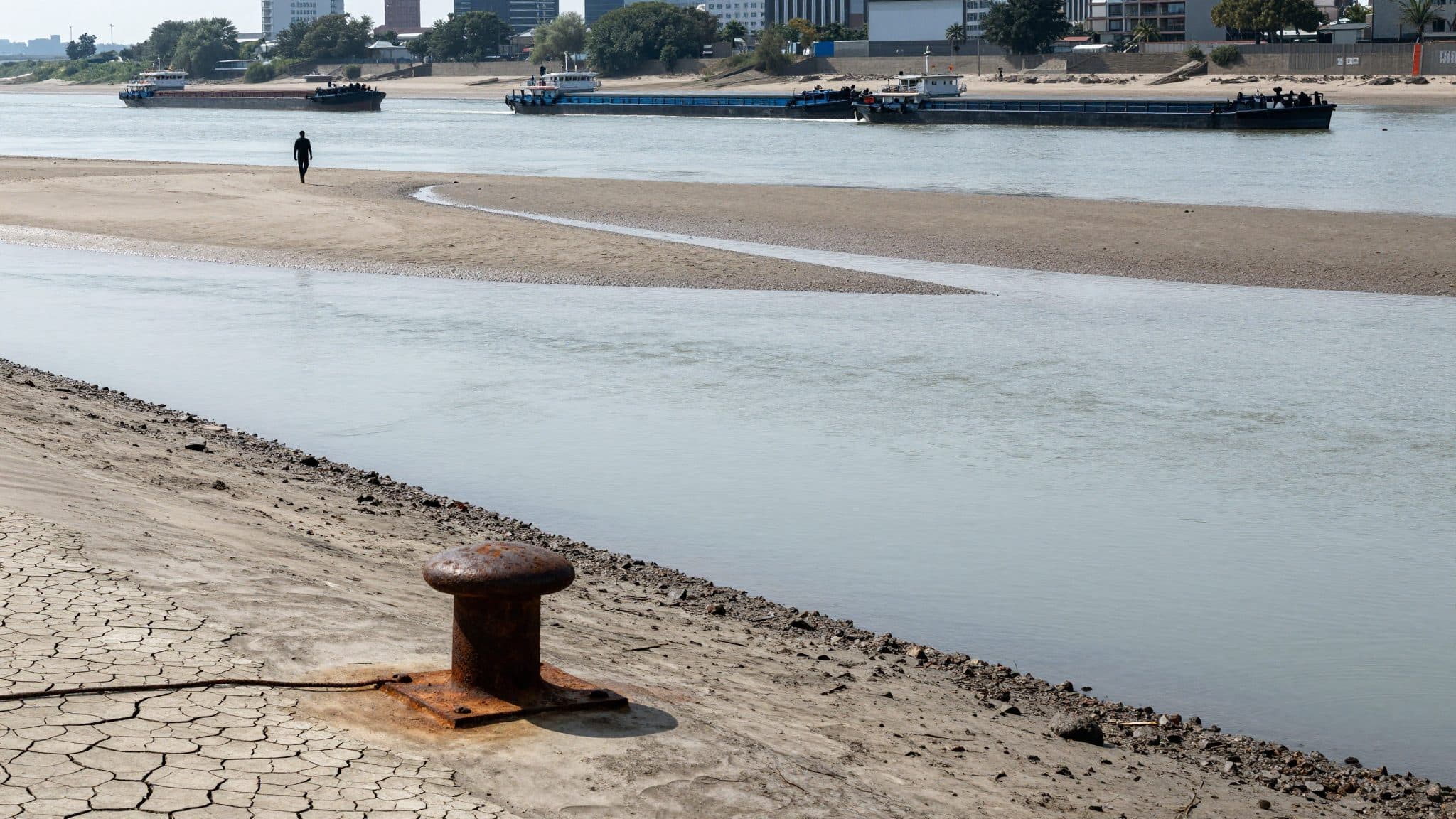 Elbe hat zu wenig Wasser: keine Güterschiffe bis September