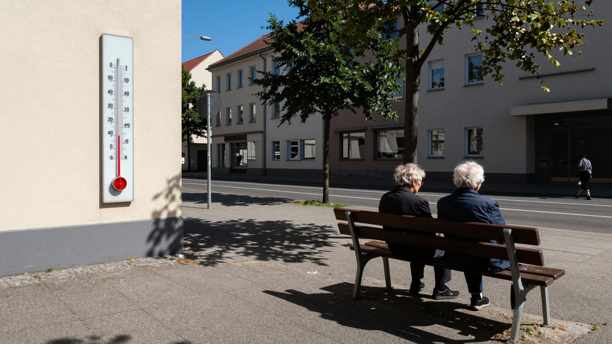 Hitzewelle in Deutschland: Warum sie so gefährlich ist und was ihr tun könnt